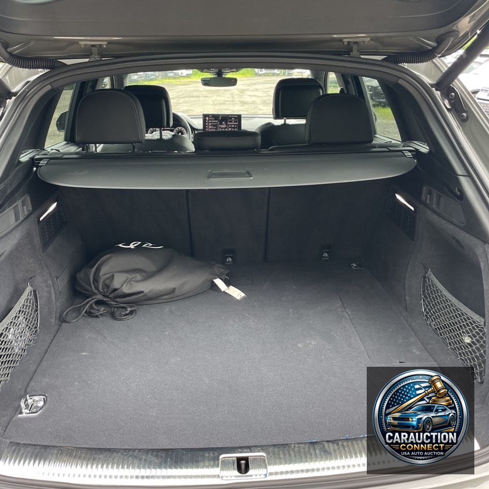 2024 Audi Q5 S-Line Pres 55 PHEV