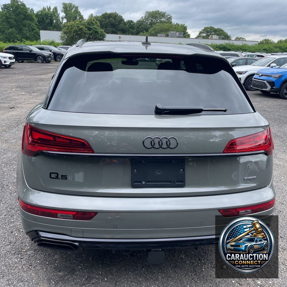 2024 Audi Q5 S-Line Pres 55 PHEV