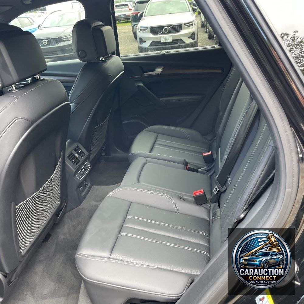 2024 Audi Q5 S-Line Pres 55 PHEV