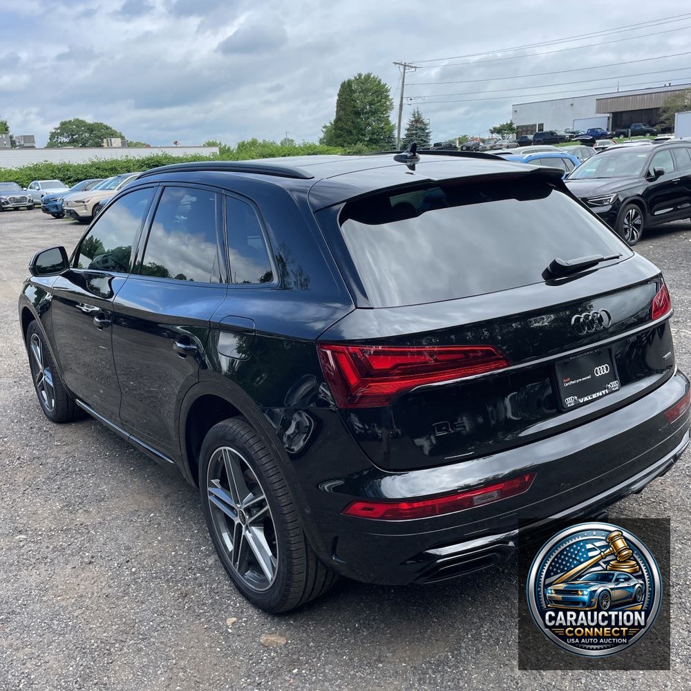 2024 Audi Q5 S-Line Pres 55 PHEV