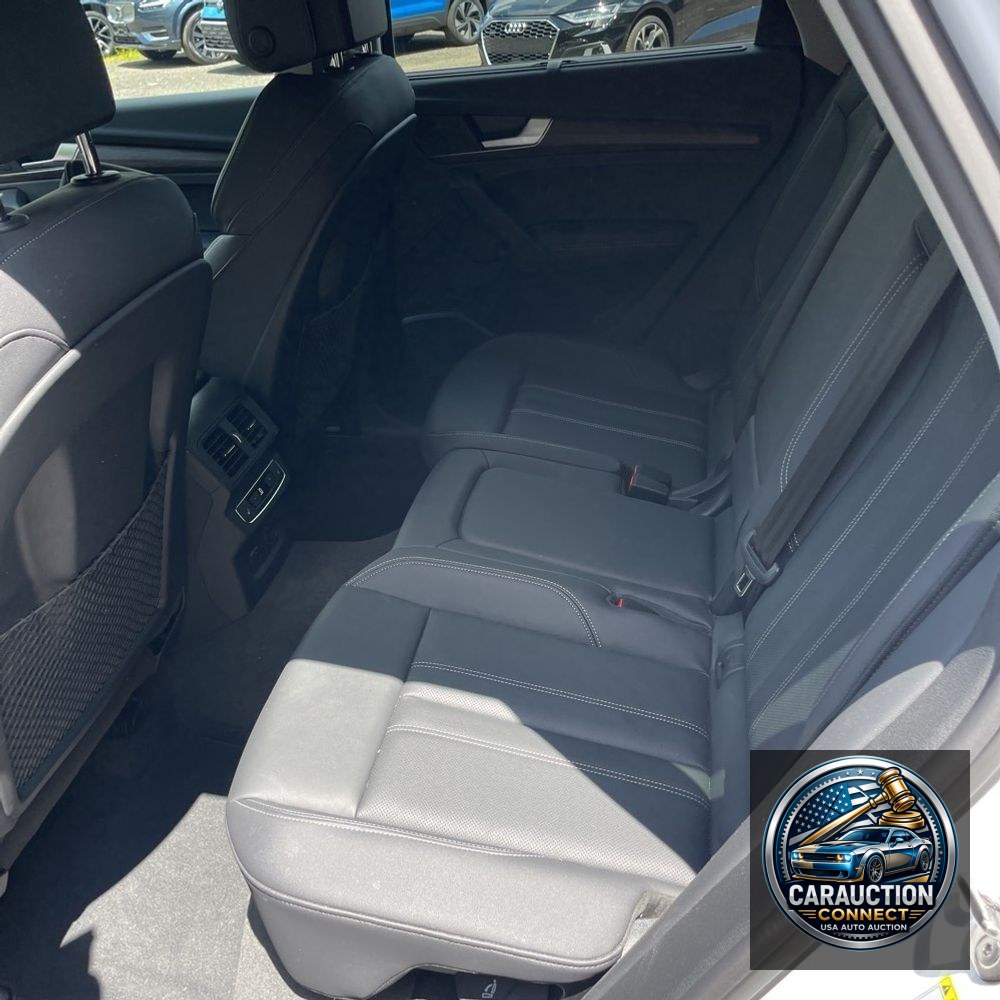 2024 Audi Q5 S-Line Pres 55 PHEV