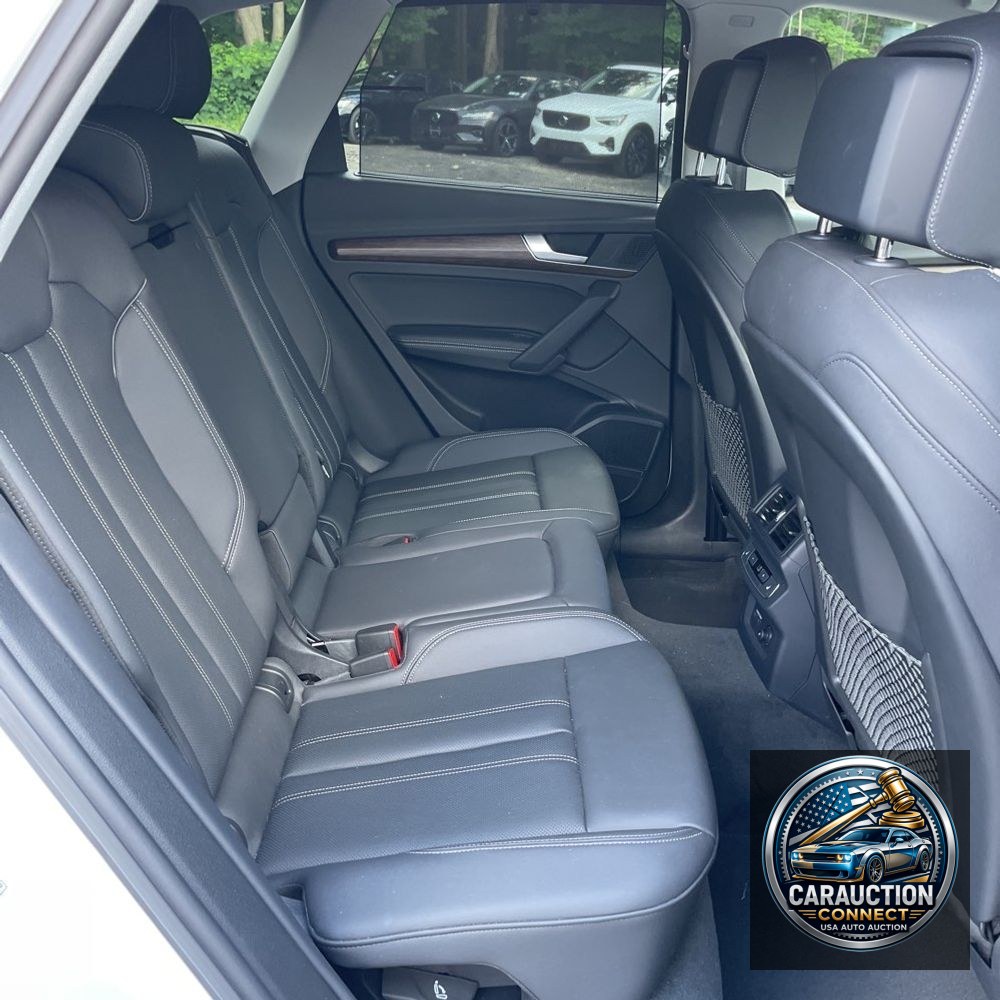 2024 Audi Q5 S-Line Pres 55 PHEV