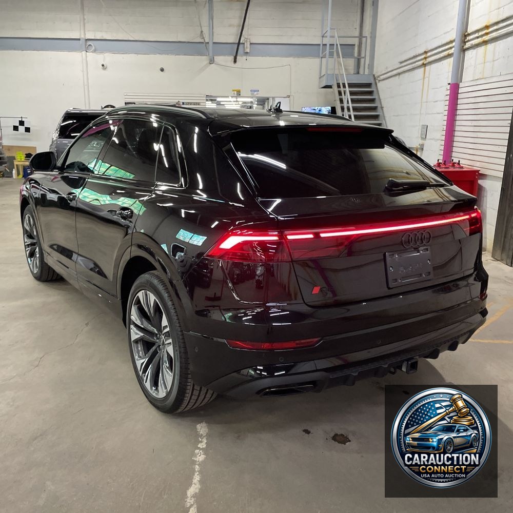 2025 Audi Q8 Prestige 55