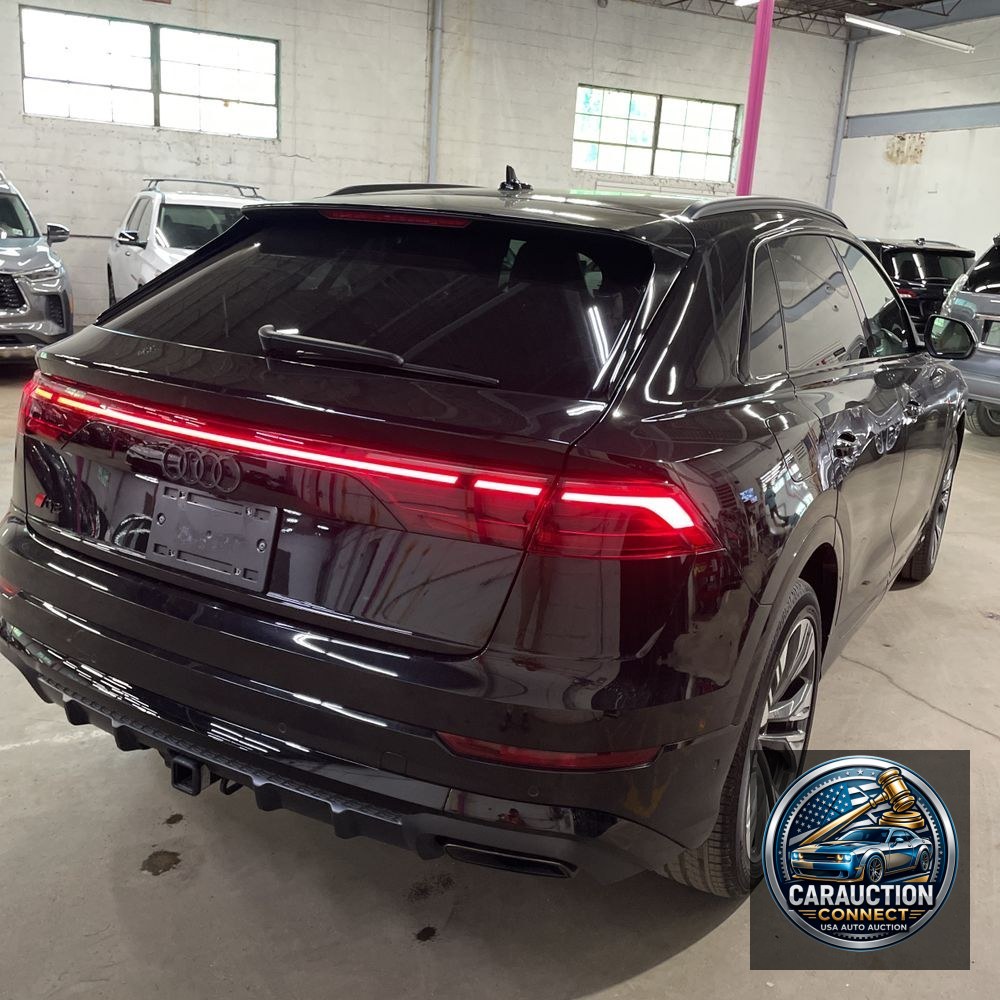 2025 Audi Q8 Prestige 55