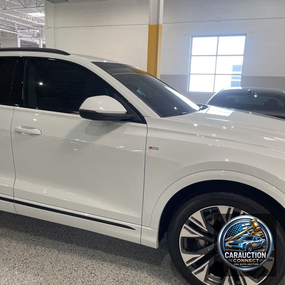 2025 Audi Q8 Prestige 55
