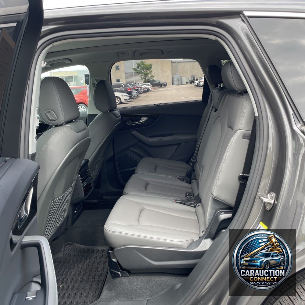 2025 Audi Q7 Premium Plus 55
