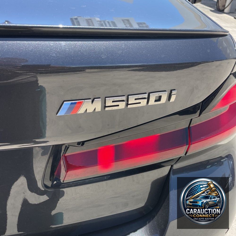 2022 BMW 5-Series M550xi