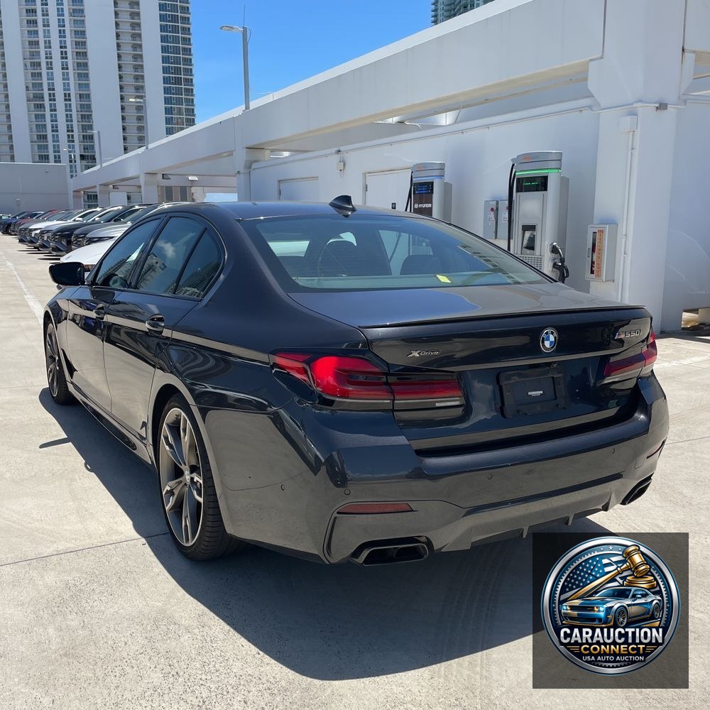 2022 BMW 5-Series M550xi