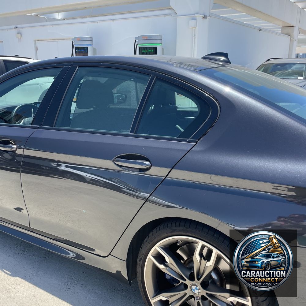 2022 BMW 5-Series M550xi