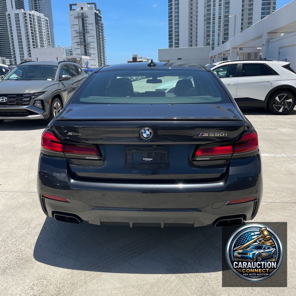 2022 BMW 5-Series M550xi