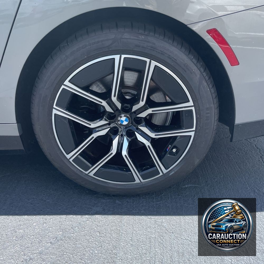 2023 BMW 7-Series 740i