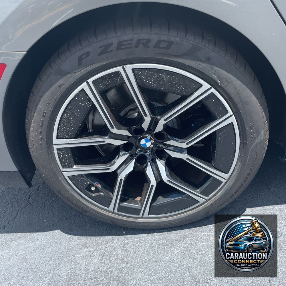 2023 BMW 7-Series 740i