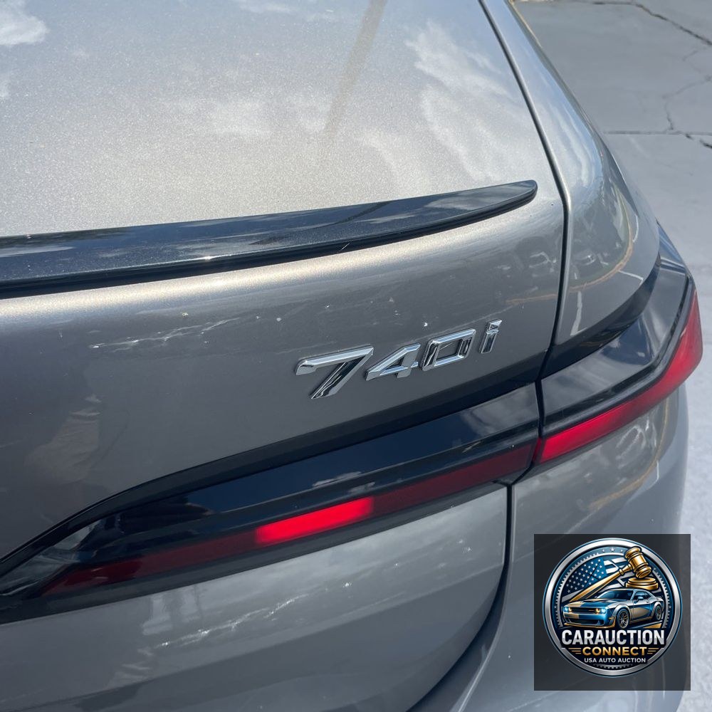 2023 BMW 7-Series 740i