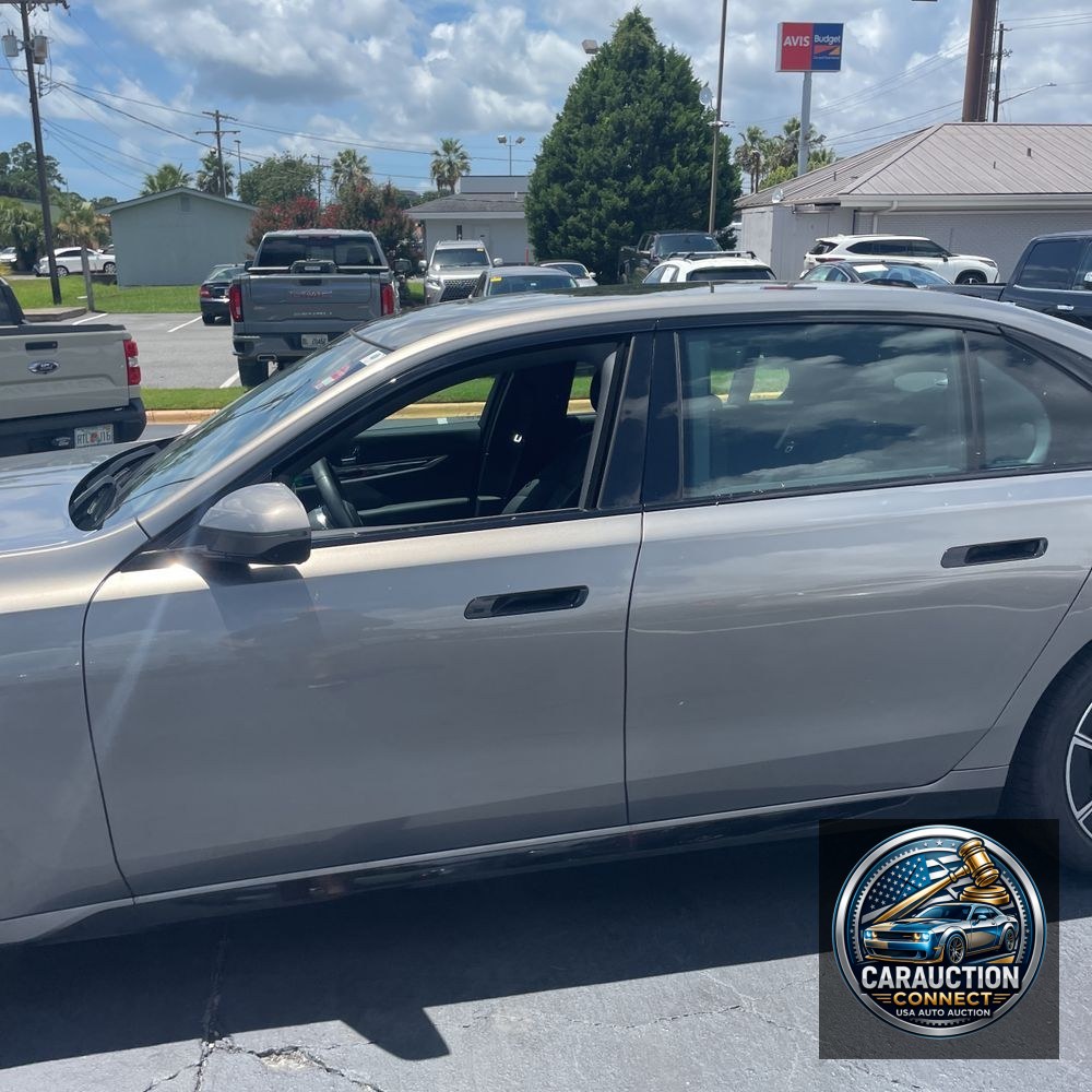 2023 BMW 7-Series 740i
