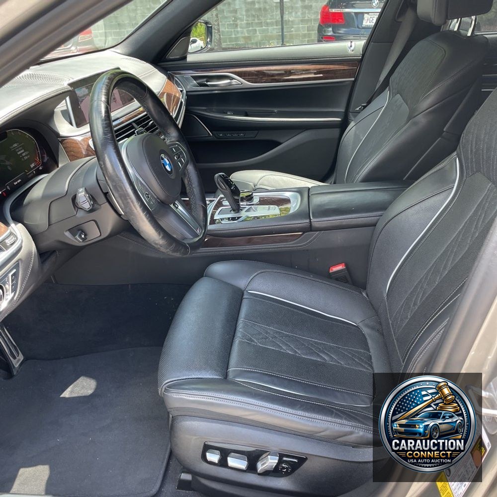 2022 BMW 7-Series 740i