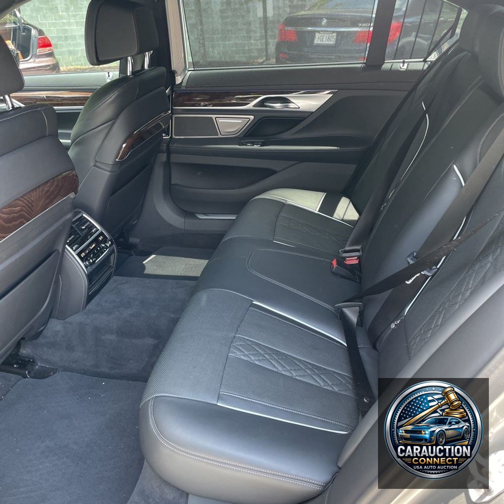2022 BMW 7-Series 740i