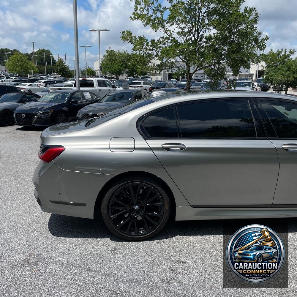 2022 BMW 7-Series 740i
