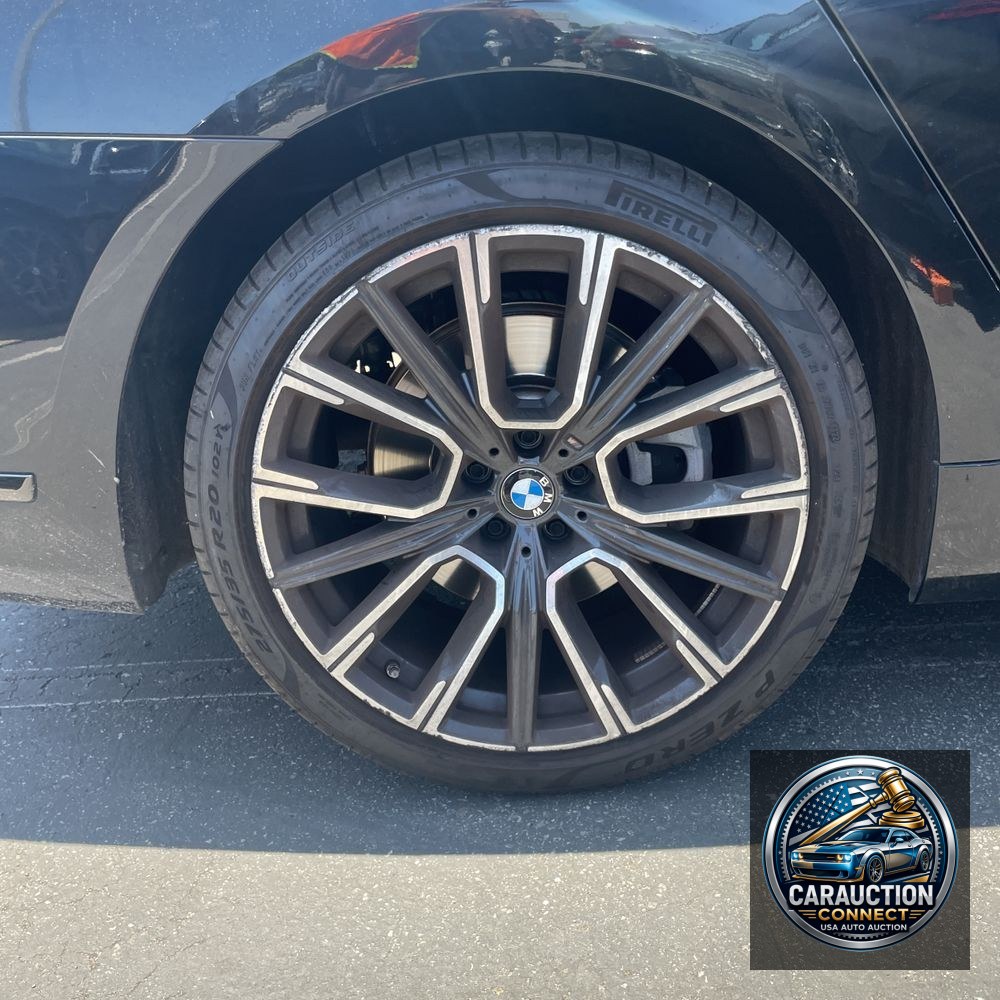 2022 BMW 7-Series 740i