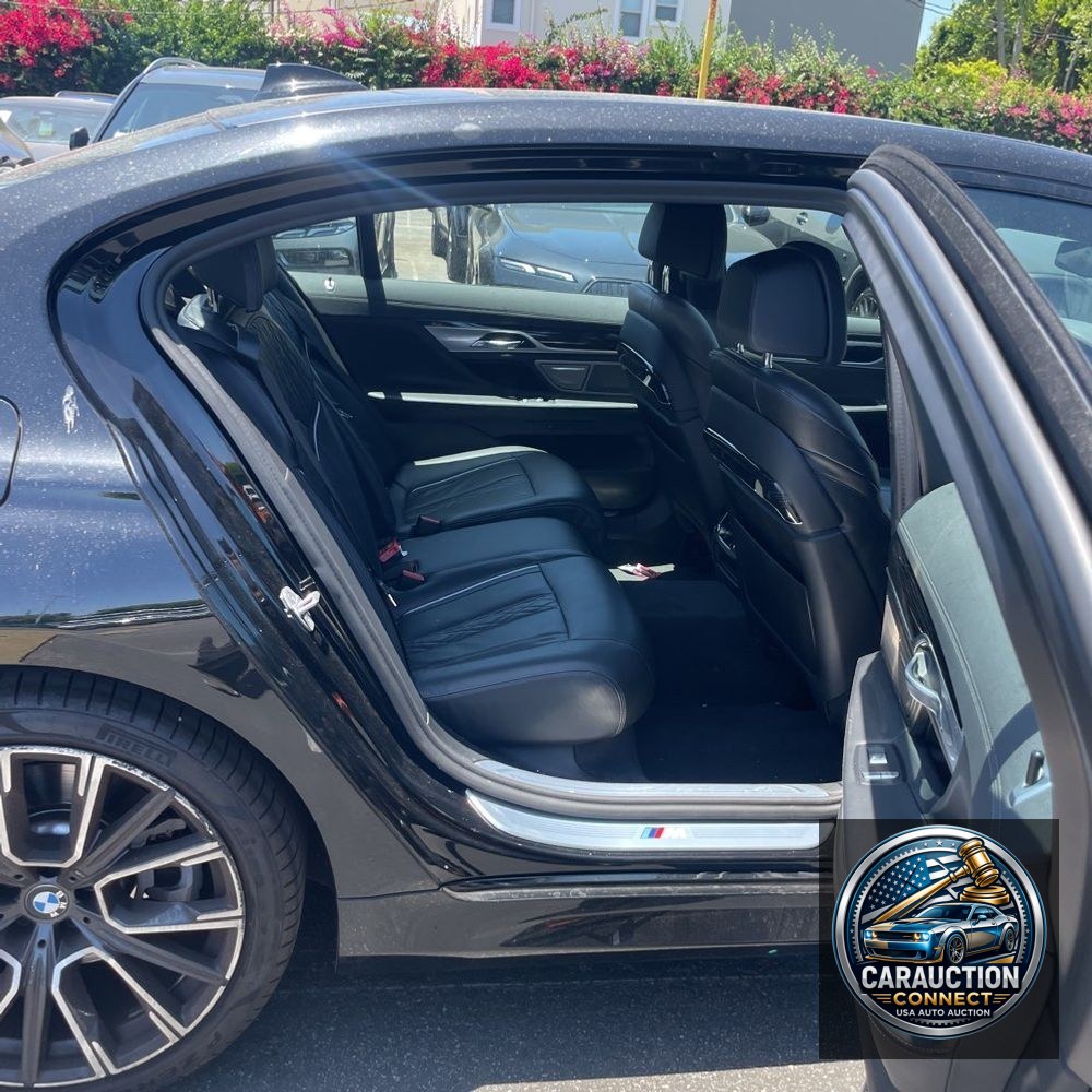 2022 BMW 7-Series 740i