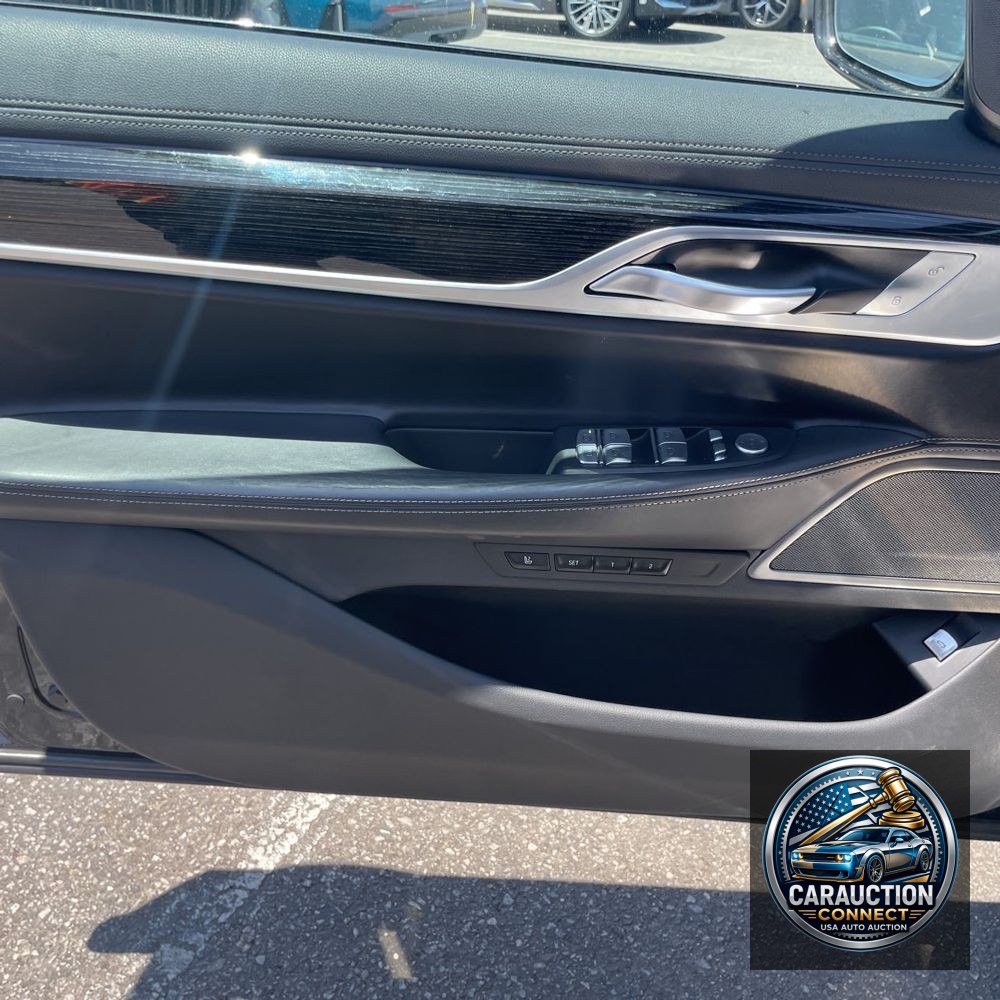2022 BMW 7-Series 740i
