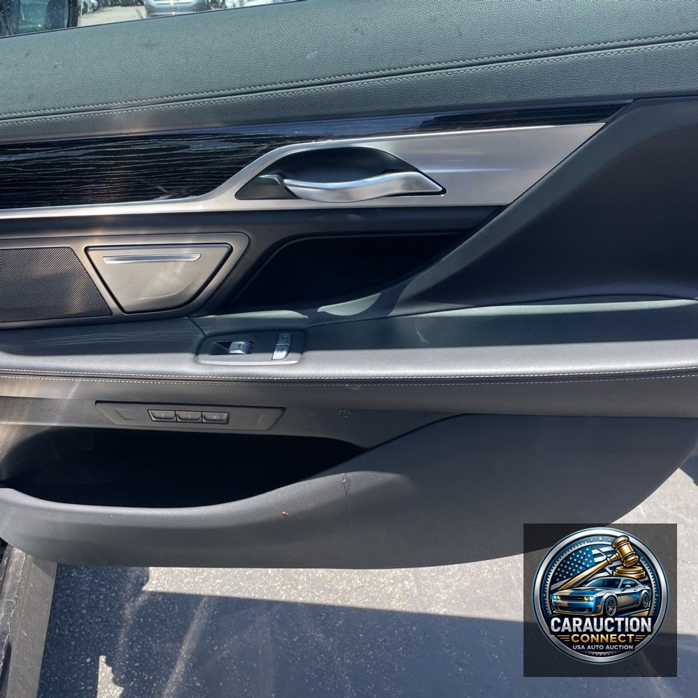 2022 BMW 7-Series 740i