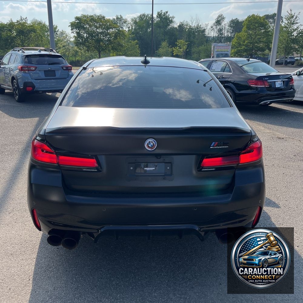 2023 BMW M5