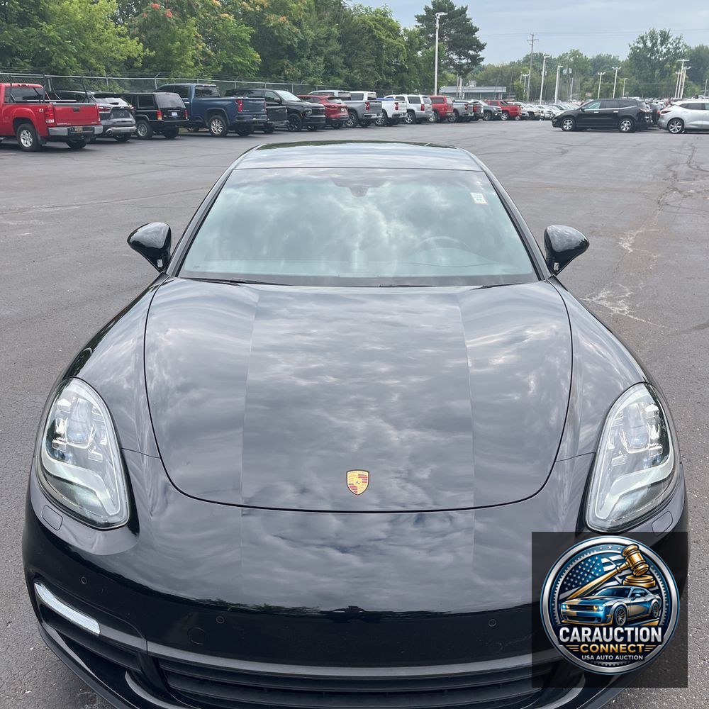 2018 Porsche Panamera 4