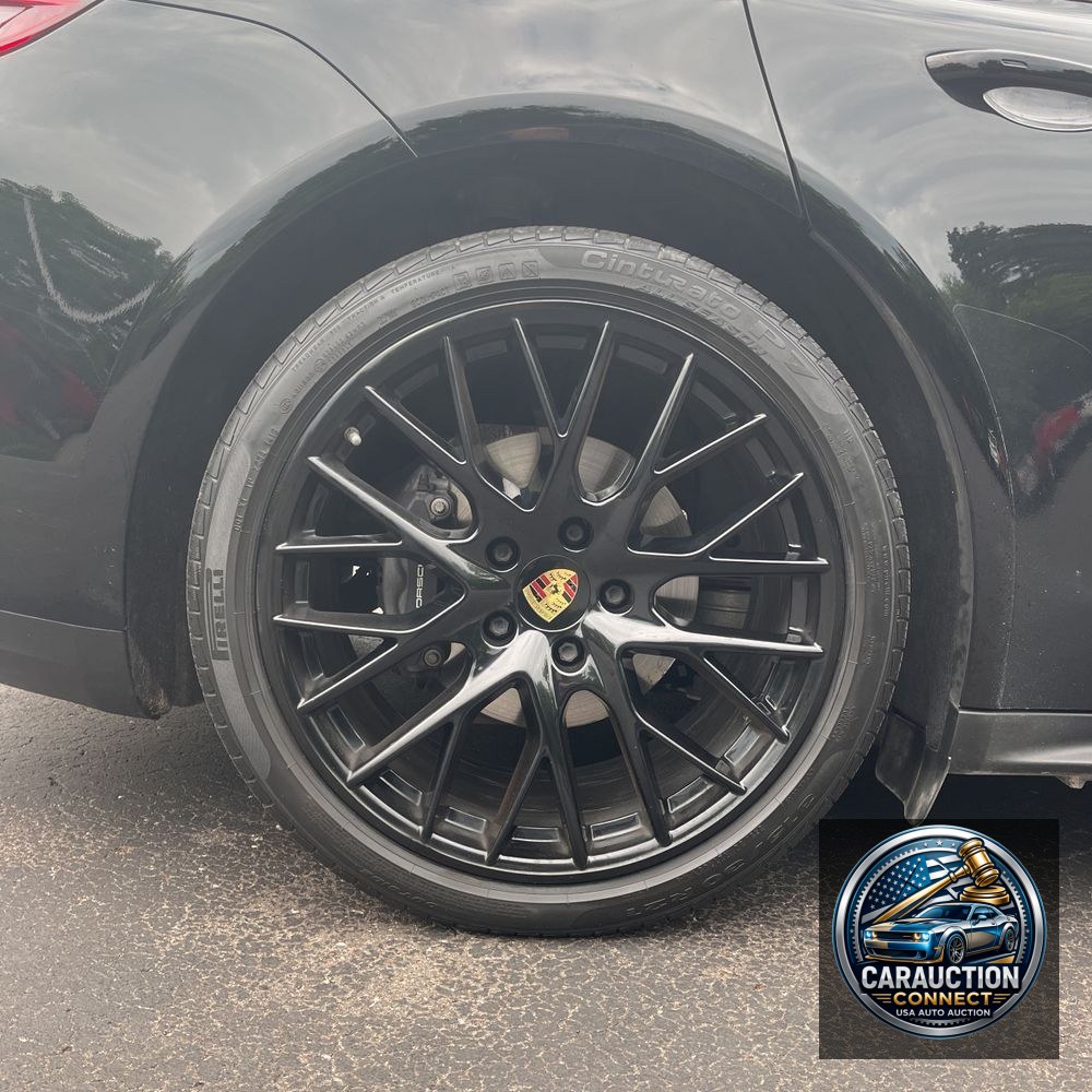 2018 Porsche Panamera 4