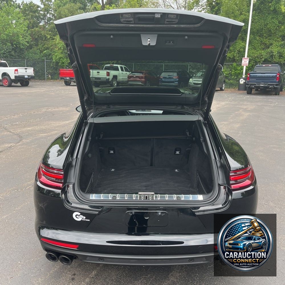 2018 Porsche Panamera 4