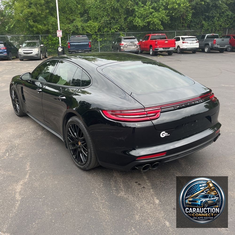 2018 Porsche Panamera 4