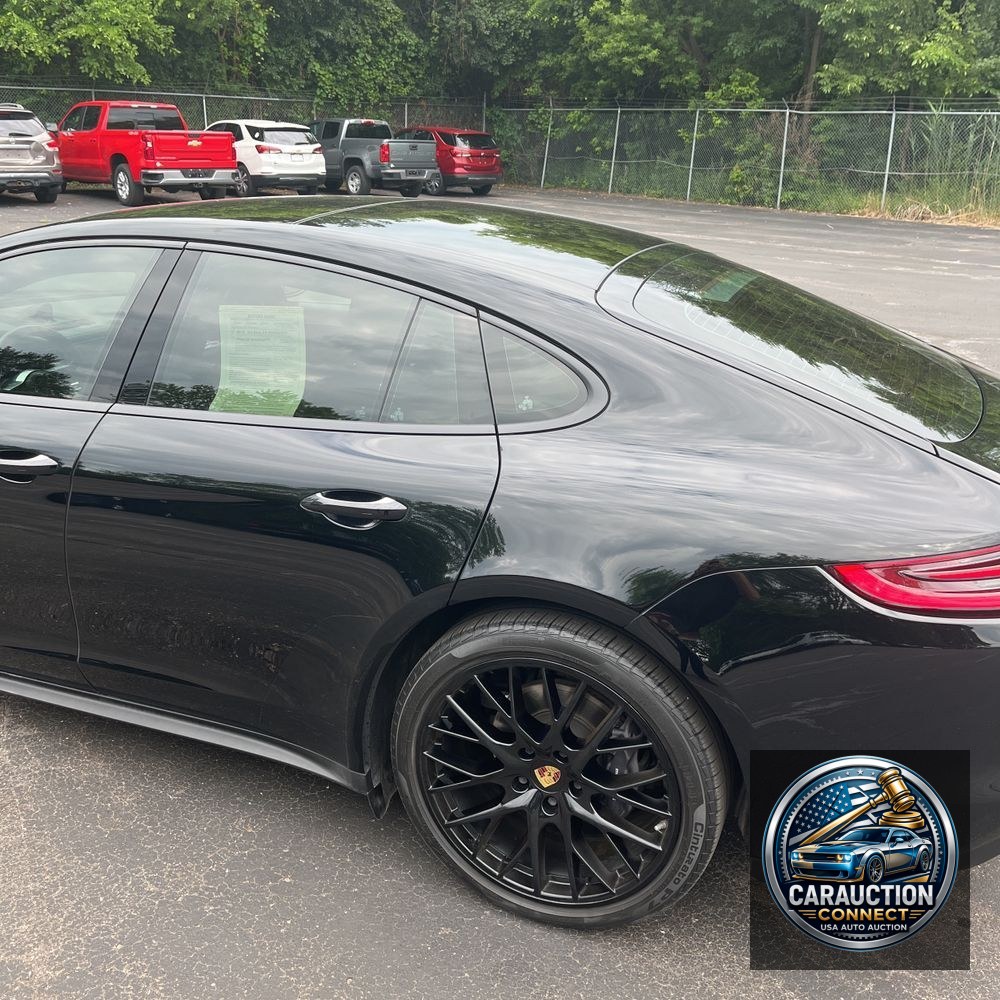 2018 Porsche Panamera 4