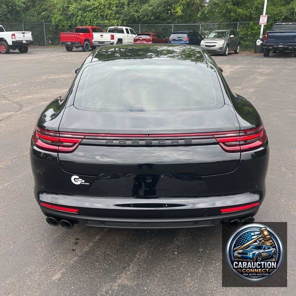 2018 Porsche Panamera 4