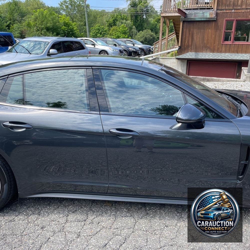 2019 Porsche Panamera 4