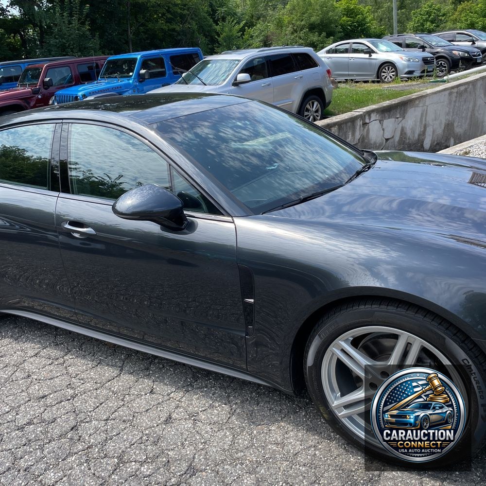 2019 Porsche Panamera 4