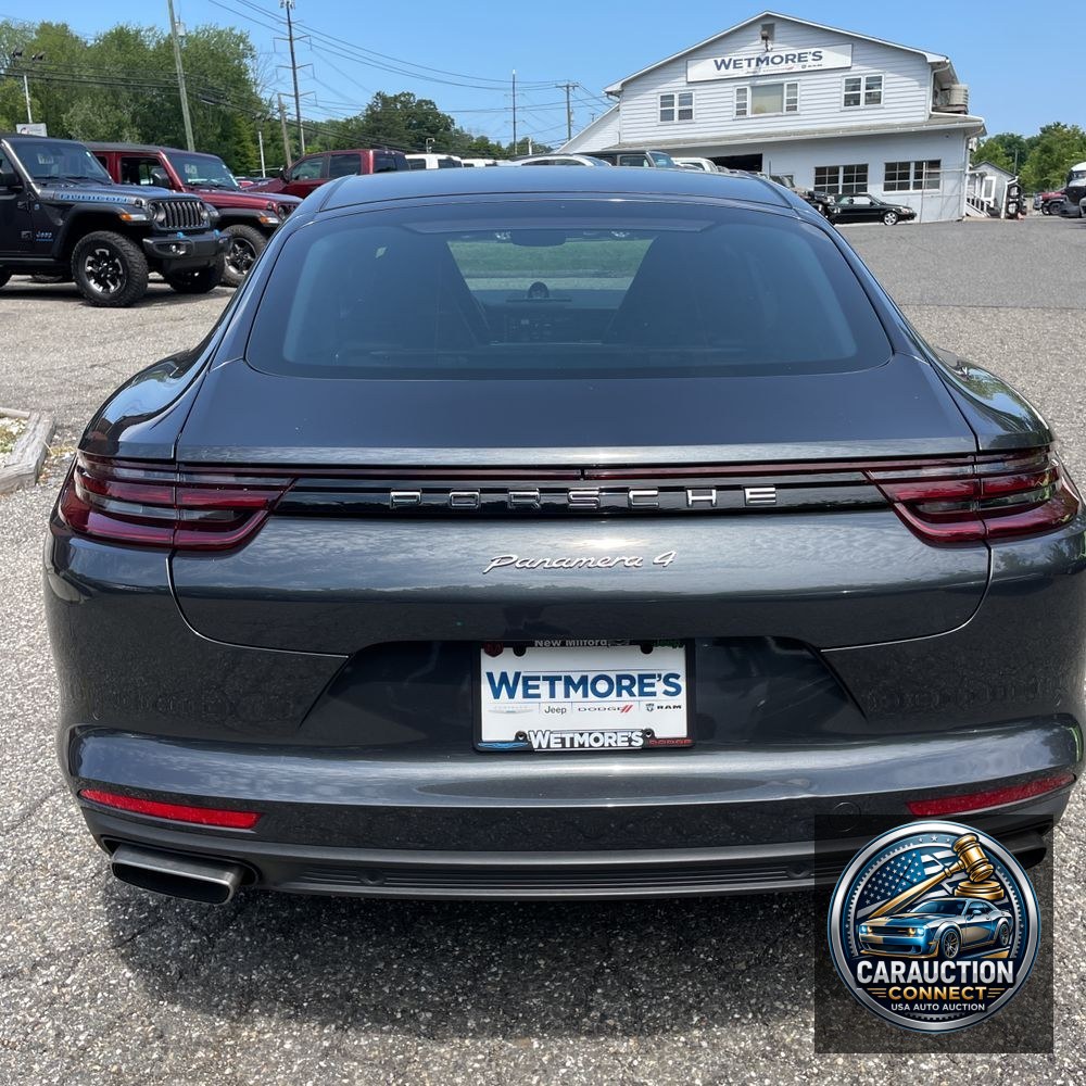 2019 Porsche Panamera 4