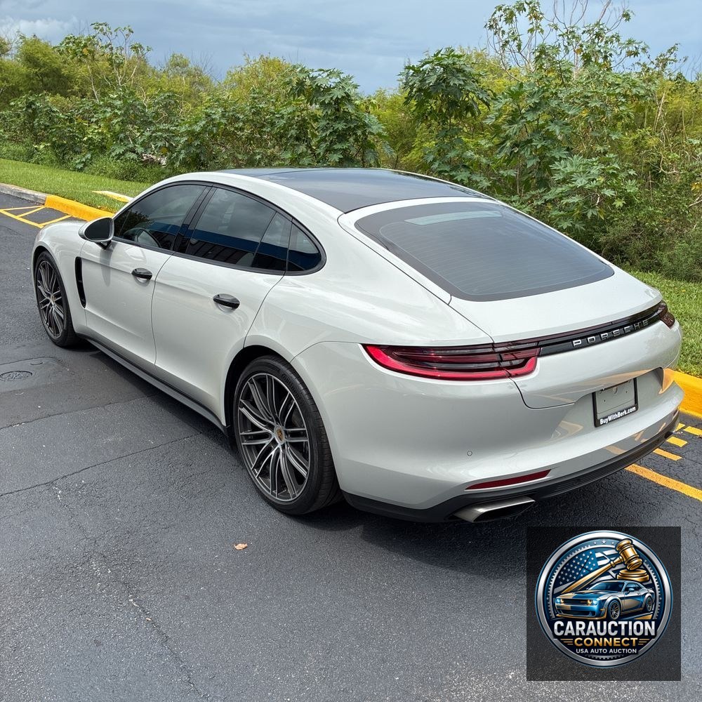 2018 Porsche Panamera Base