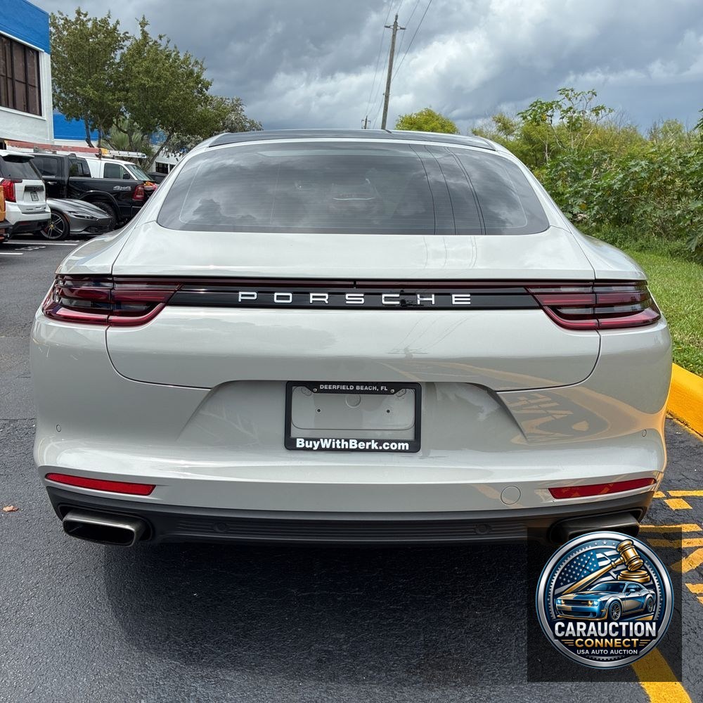 2018 Porsche Panamera Base