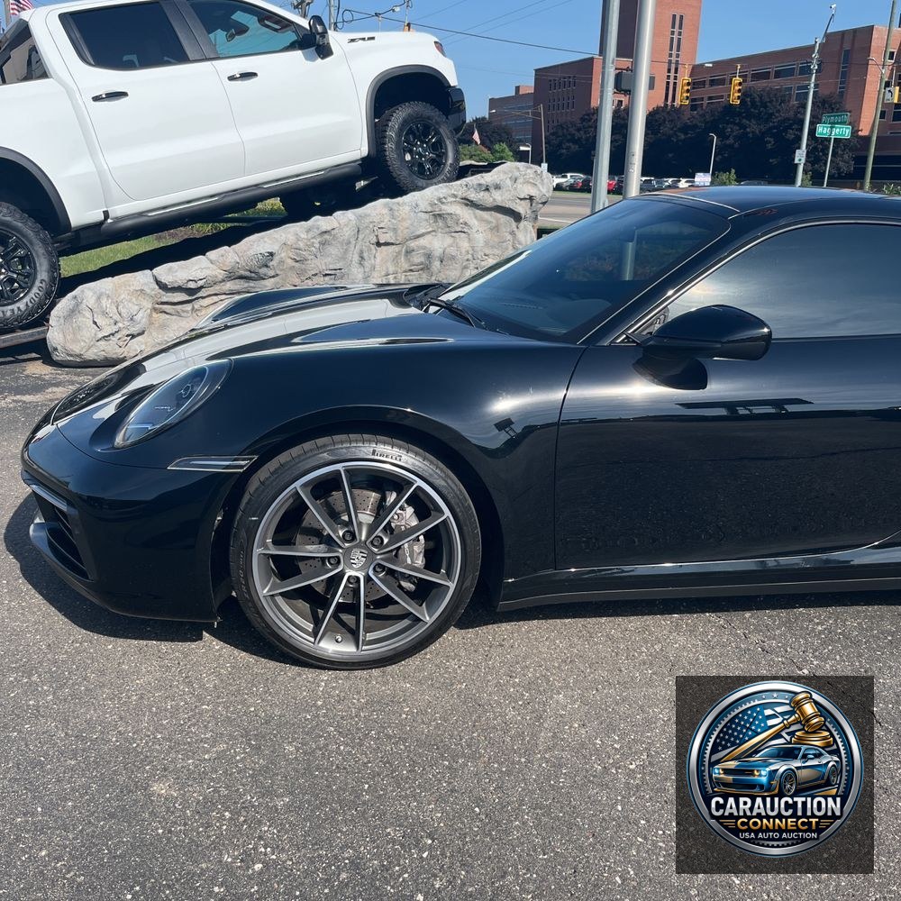 2020 Porsche 911 Carrera