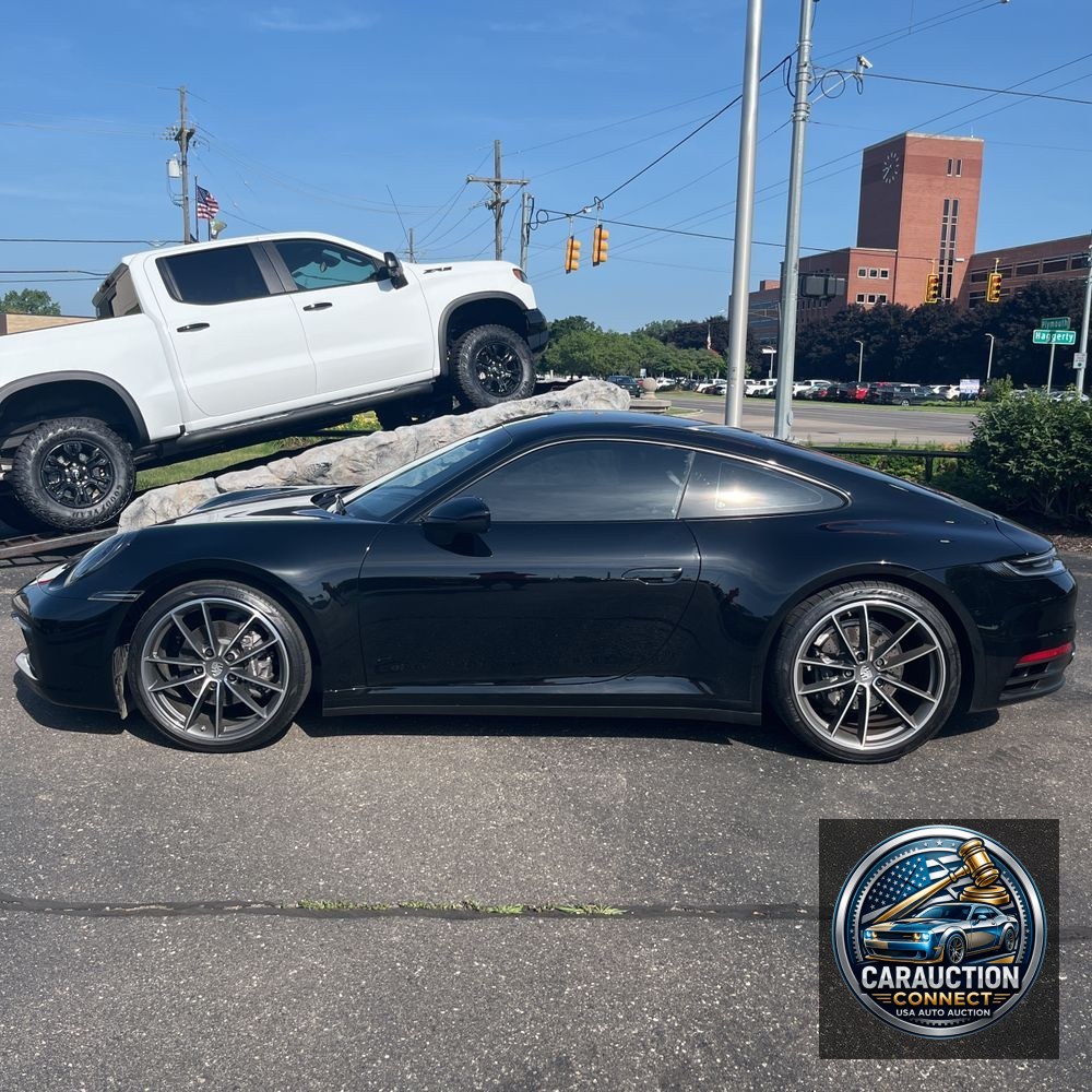 2020 Porsche 911 Carrera