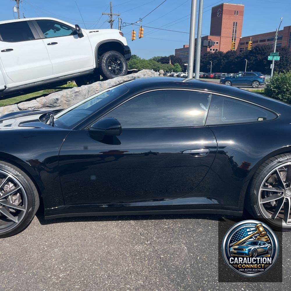 2020 Porsche 911 Carrera