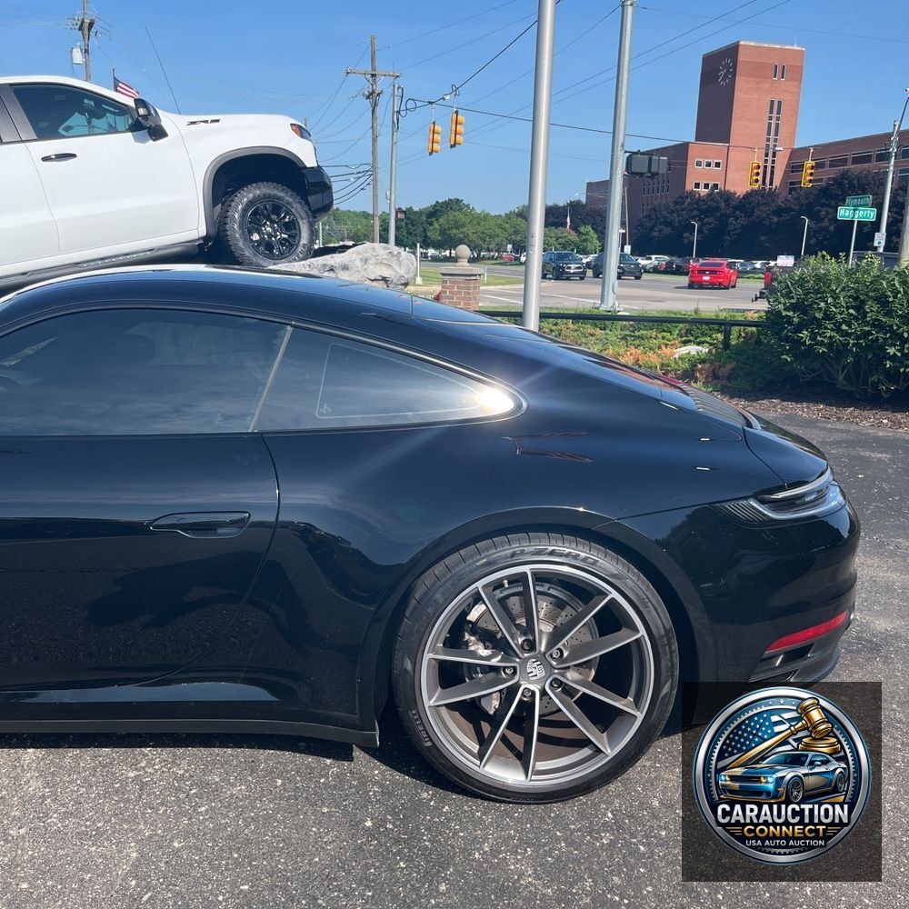 2020 Porsche 911 Carrera
