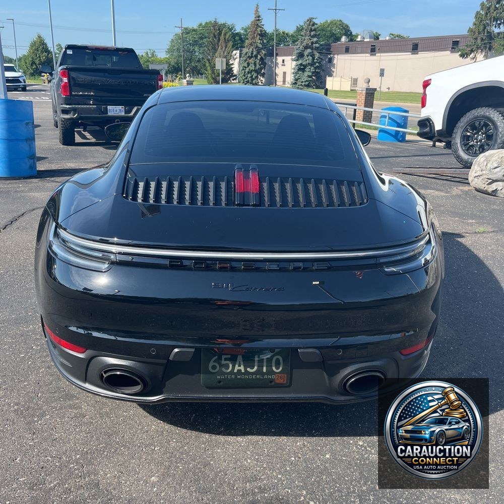 2020 Porsche 911 Carrera