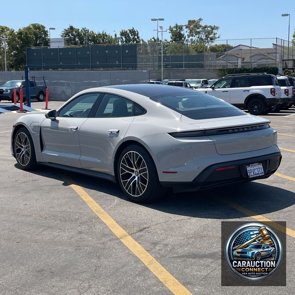 2022 Porsche Taycan Base
