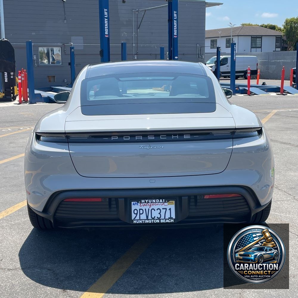 2022 Porsche Taycan Base