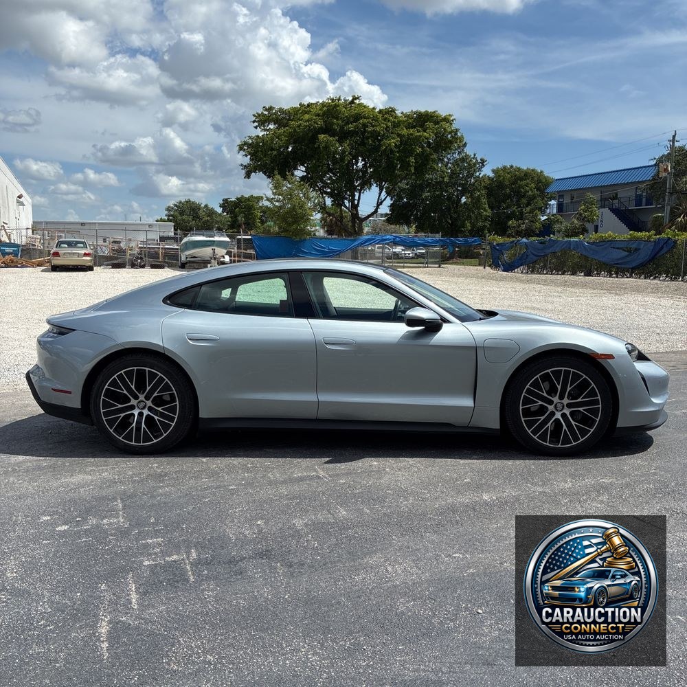 2022 Porsche Taycan Base