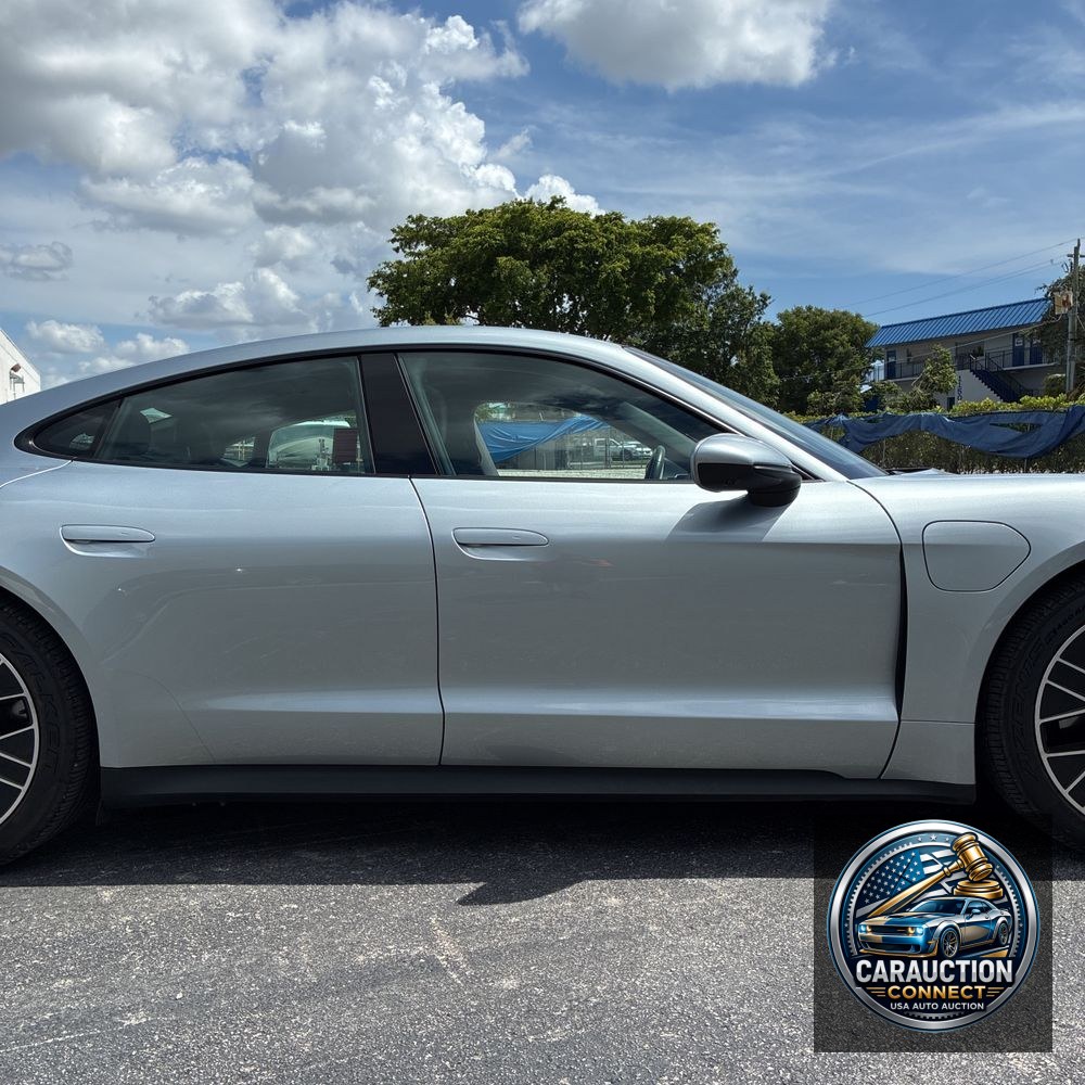 2022 Porsche Taycan Base