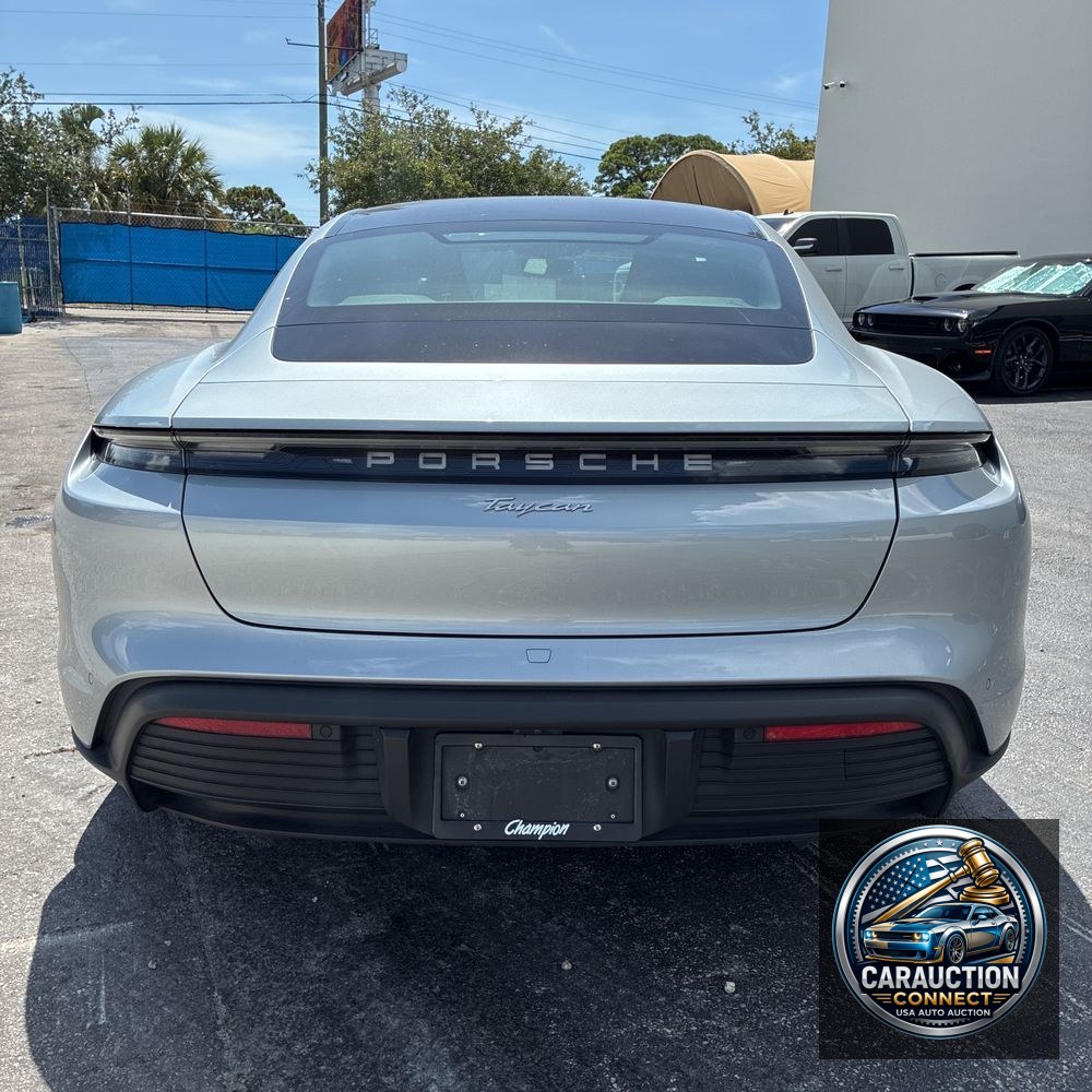 2022 Porsche Taycan Base