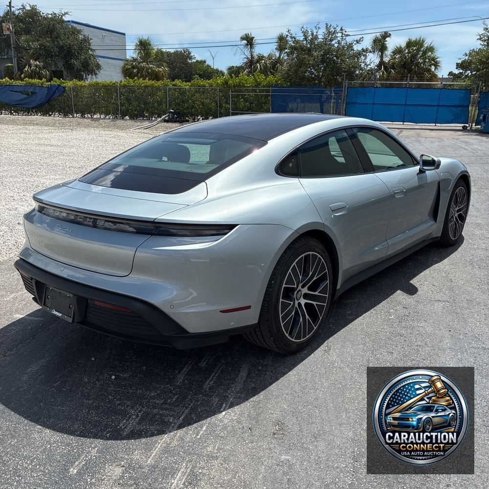 2022 Porsche Taycan Base