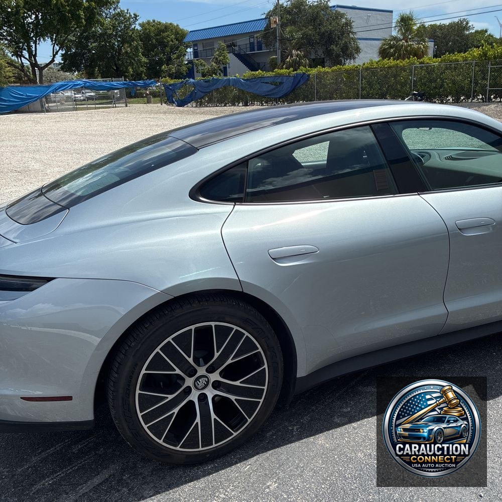 2022 Porsche Taycan Base