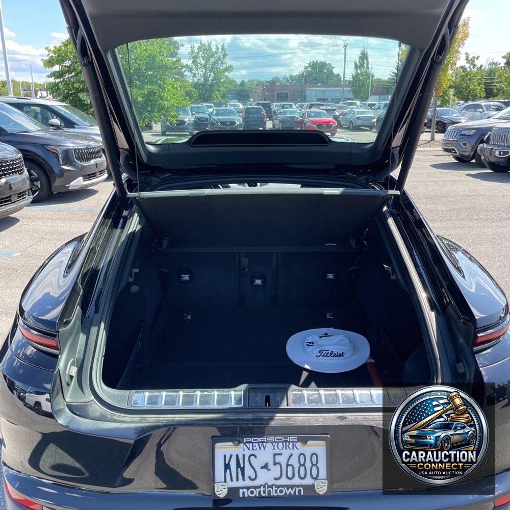 2024 Porsche Panamera Base